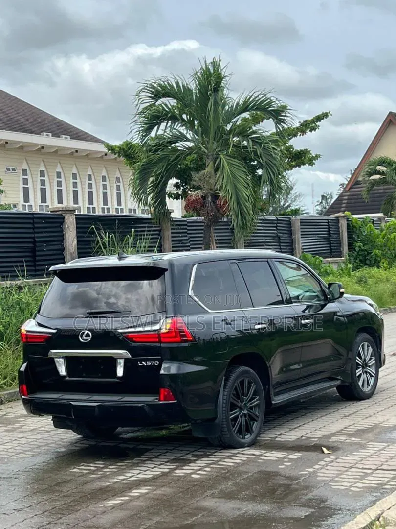 Lexus LX 2017 Black