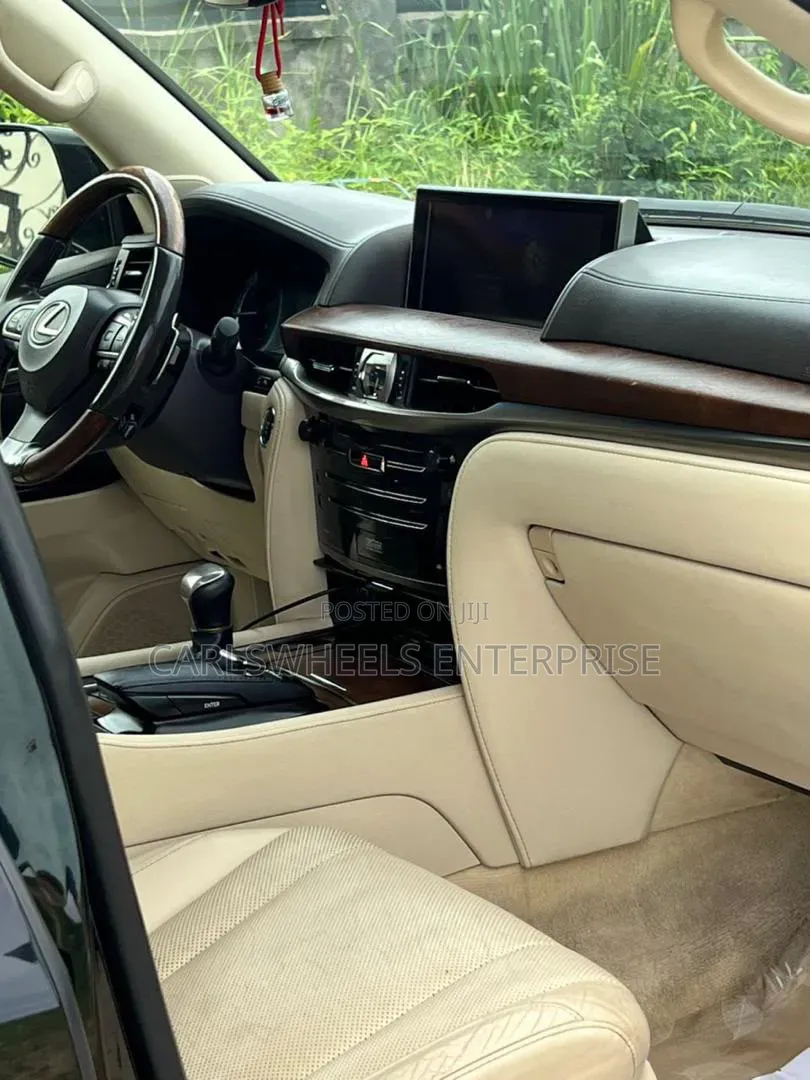 Lexus LX 2017 Black