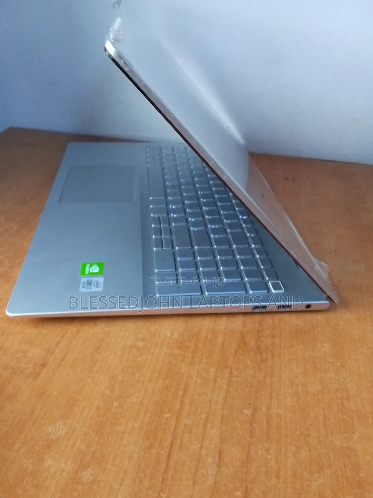 Laptop Dell Inspiron 17 7791 2-in-1 12GB Intel Core i7 SSD 256GB