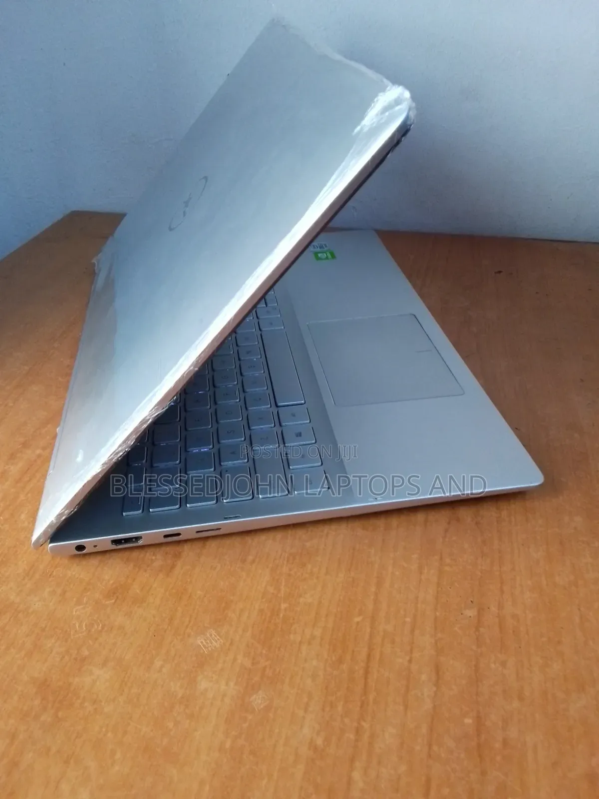 Laptop Dell Inspiron 17 7791 2-in-1 12GB Intel Core i7 SSD 256GB