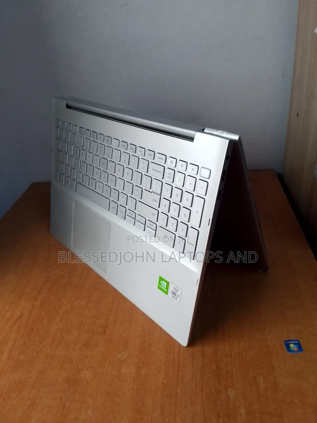 Laptop Dell Inspiron 17 7791 2-in-1 12GB Intel Core i7 SSD 256GB