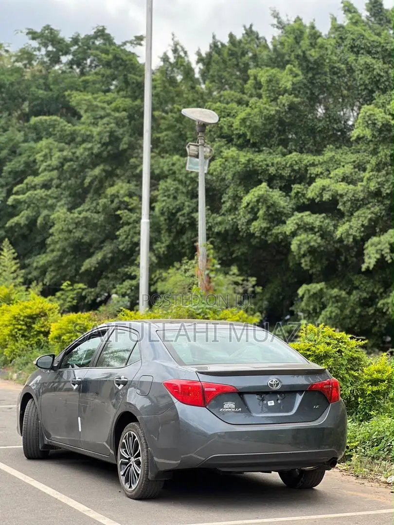 Toyota Corolla 2017 Gray