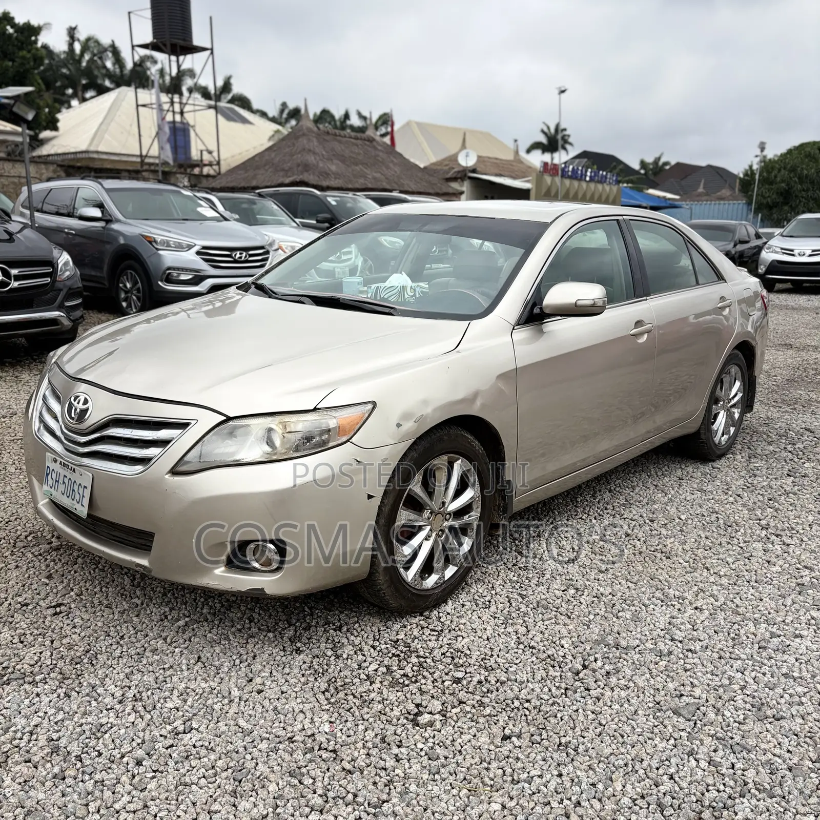 Toyota Camry XLE 4dr Sedan (2.4L 4cyl 5A) 2009 Gold