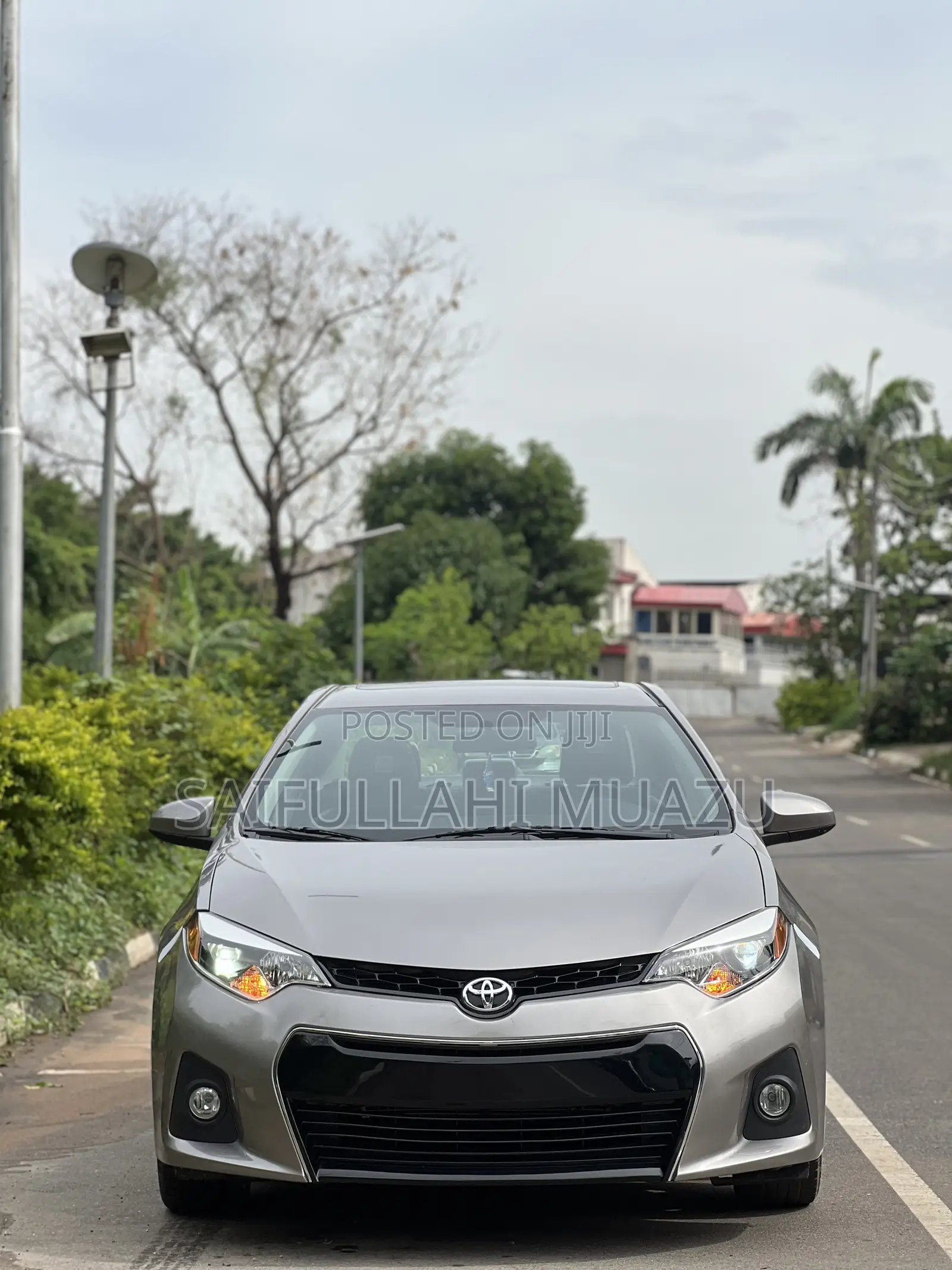 Toyota Corolla 2015 Gold