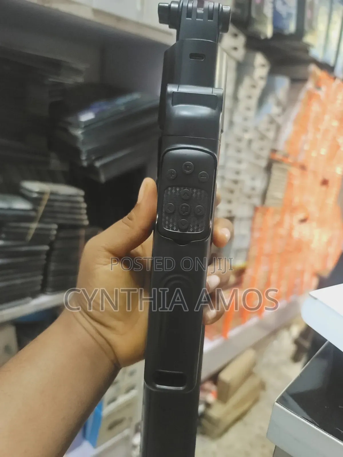 Q16 Smart Tracking Tripod