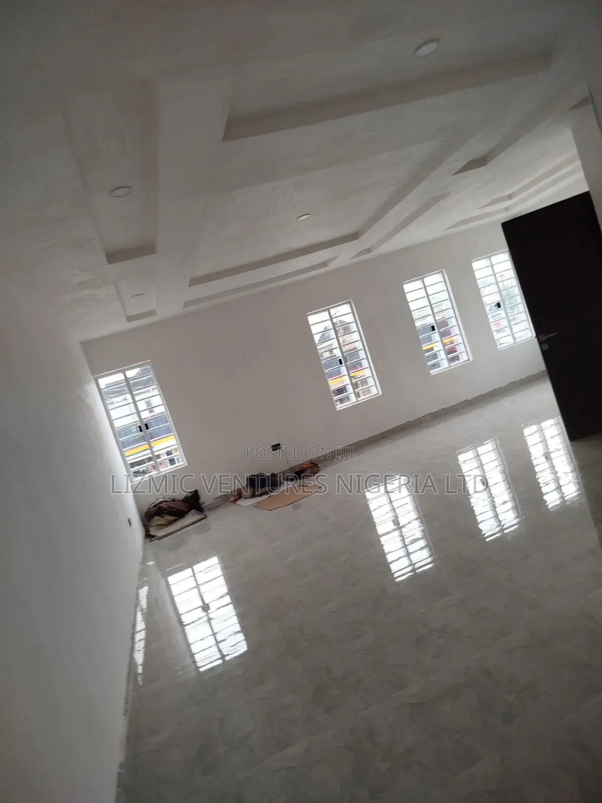 Office Space Tolet