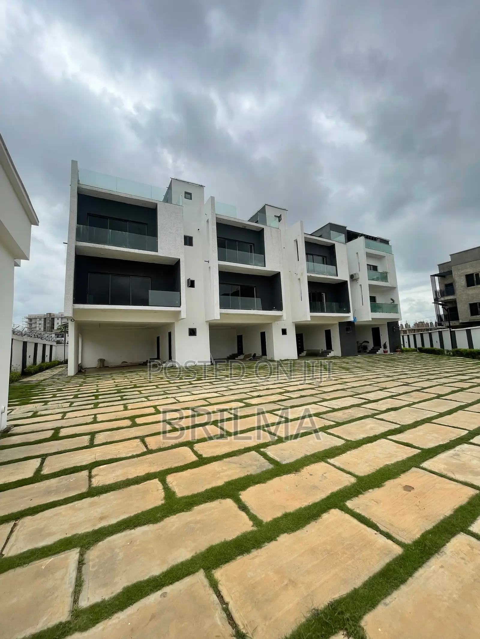 4bdrm Duplex in Mabushi for sale