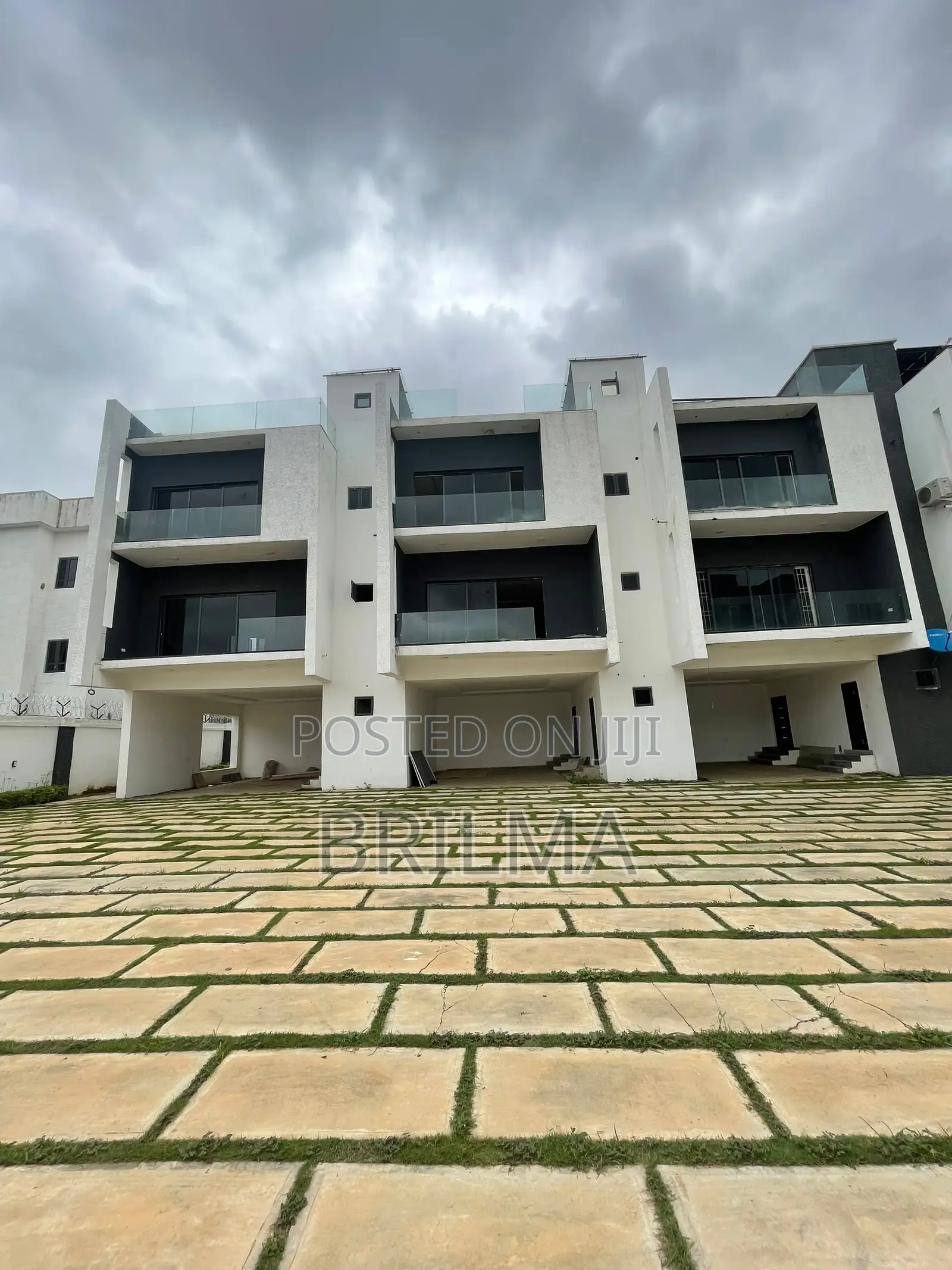 4bdrm Duplex in Mabushi for sale