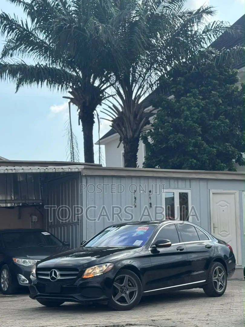 Mercedes-Benz C300 2016 Black