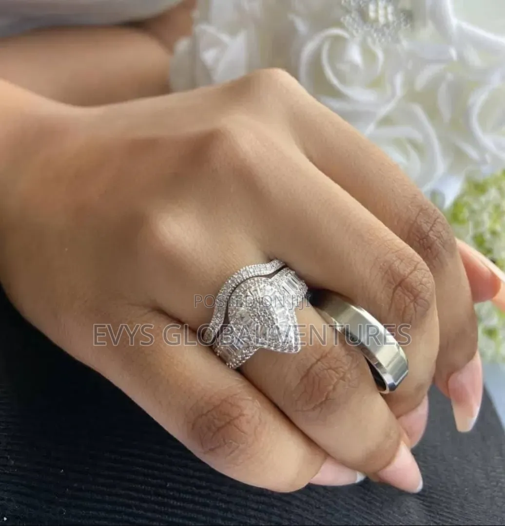 Exquisite Shiny Wedding Rings for Females and Males