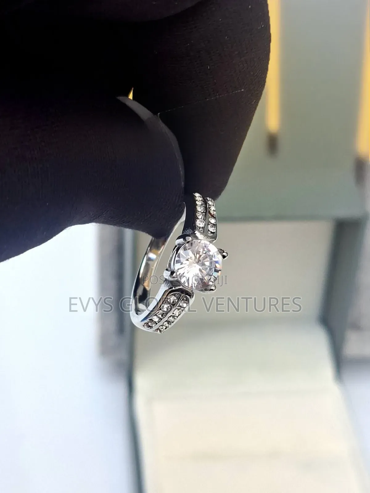 Single but Classy Engagement Ring