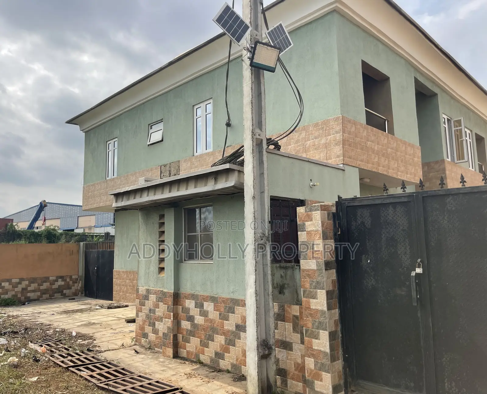 4bdrm Townhouse/Terrace in Sparklight Estate, Pakuro for sale