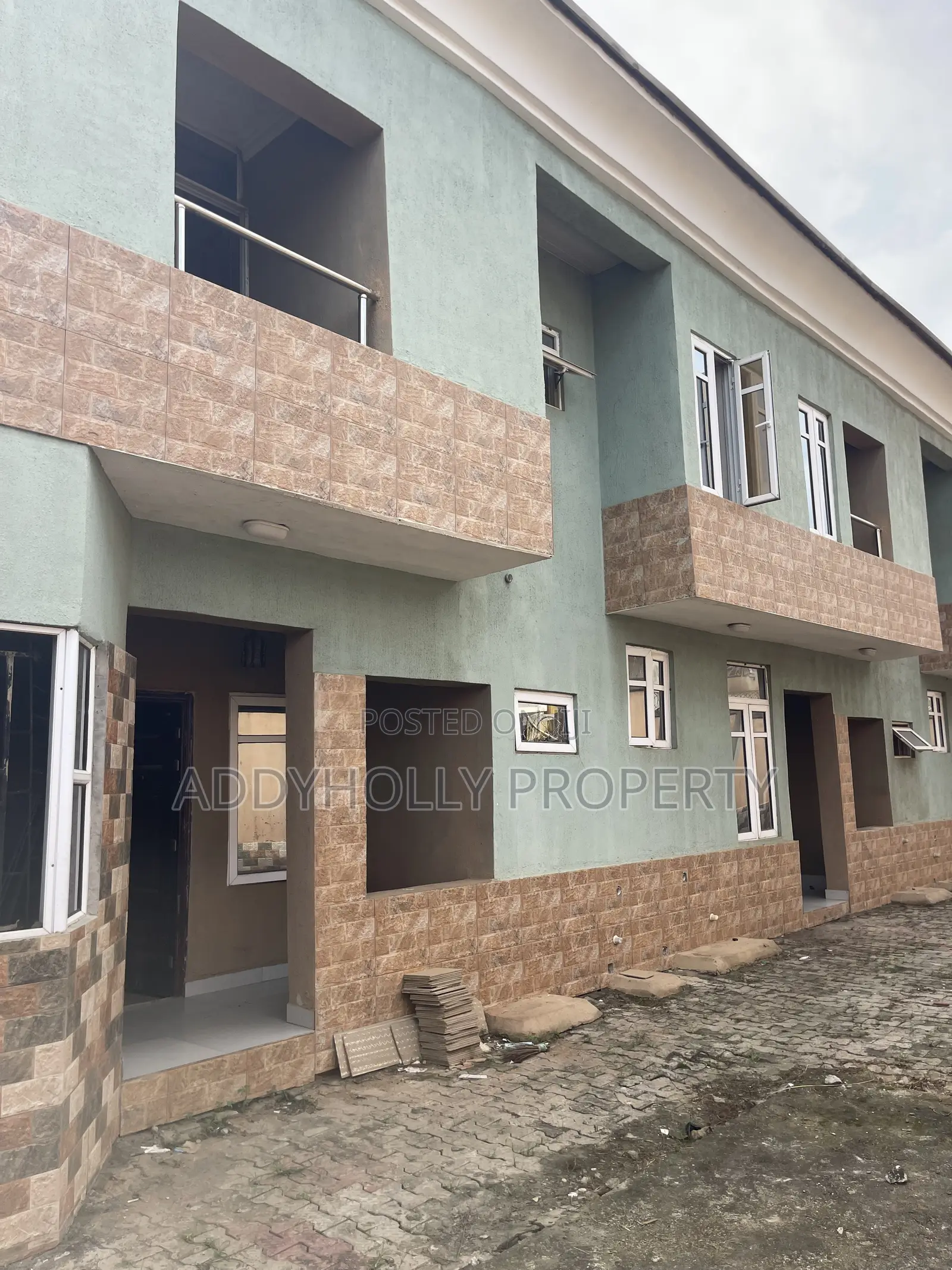 4bdrm Townhouse/Terrace in Sparklight Estate, Pakuro for sale
