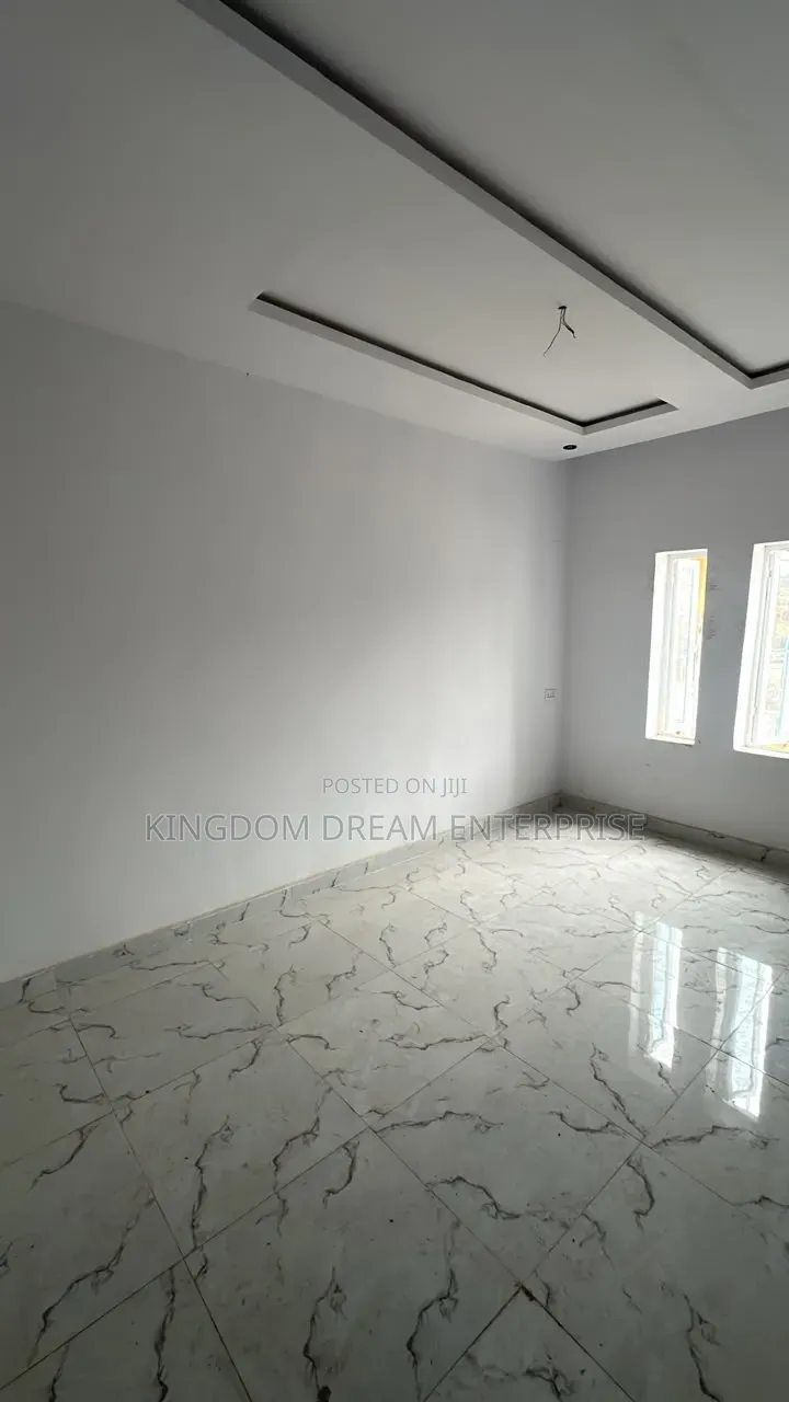 2bdrm Apartment in Yaba Lagos, Alagomeji for sale