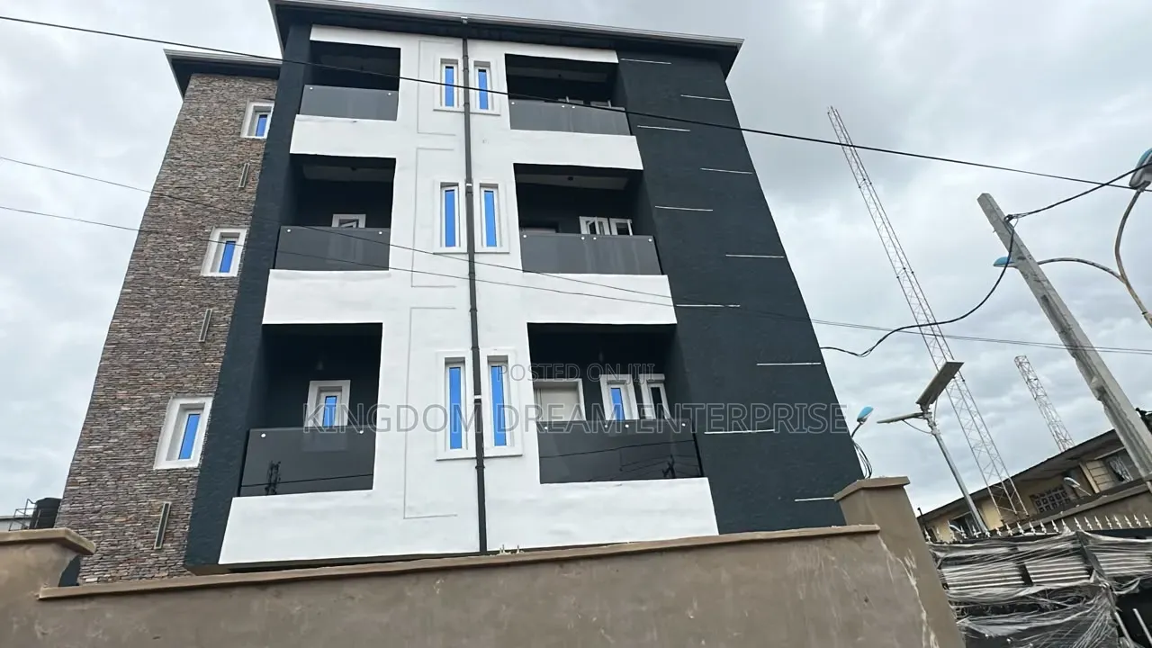 2bdrm Apartment in Yaba Lagos, Alagomeji for sale