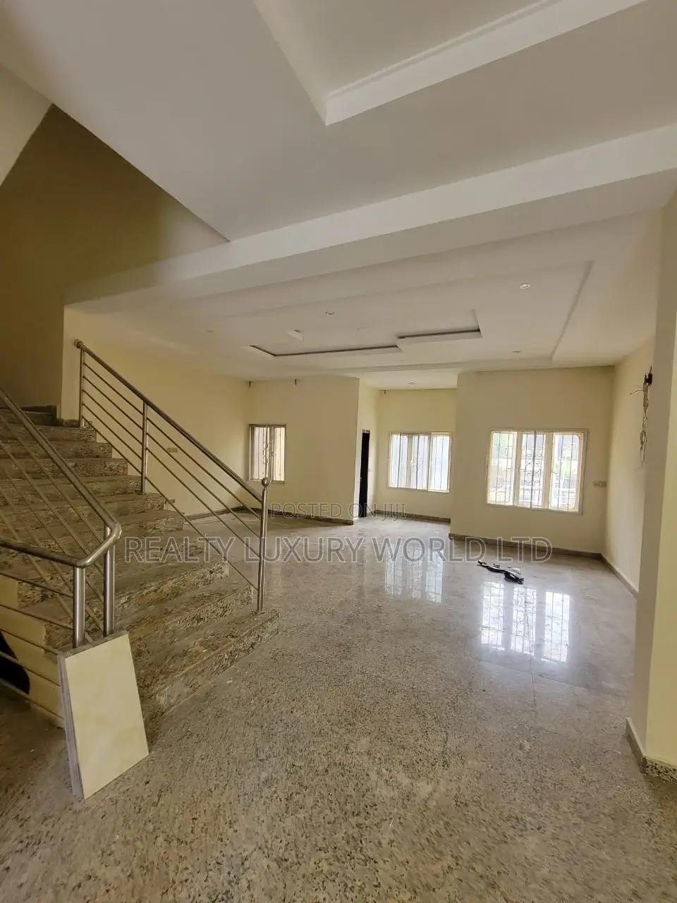 5bdrm Townhouse / Terrace in Maitama for rent