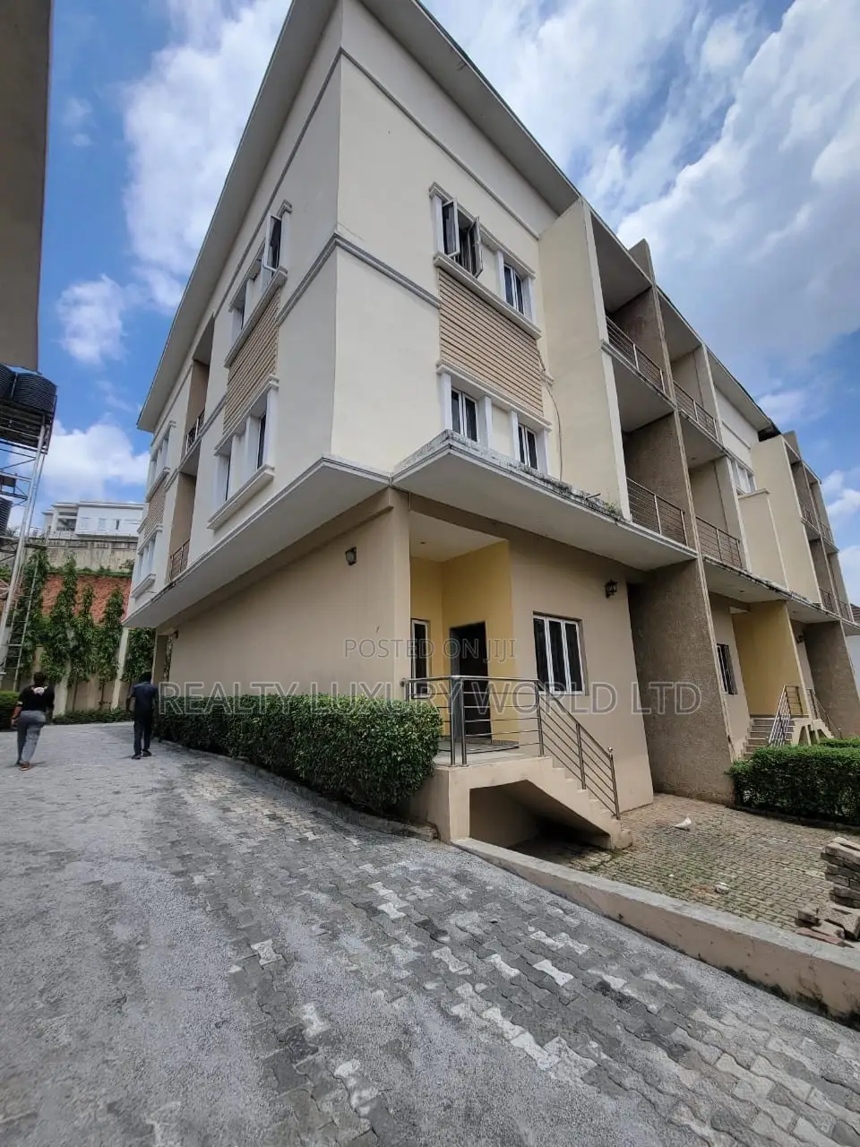 5bdrm Townhouse / Terrace in Maitama for rent