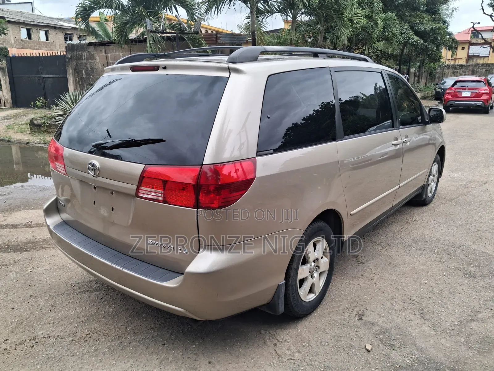 Toyota Sienna 2004 Gold