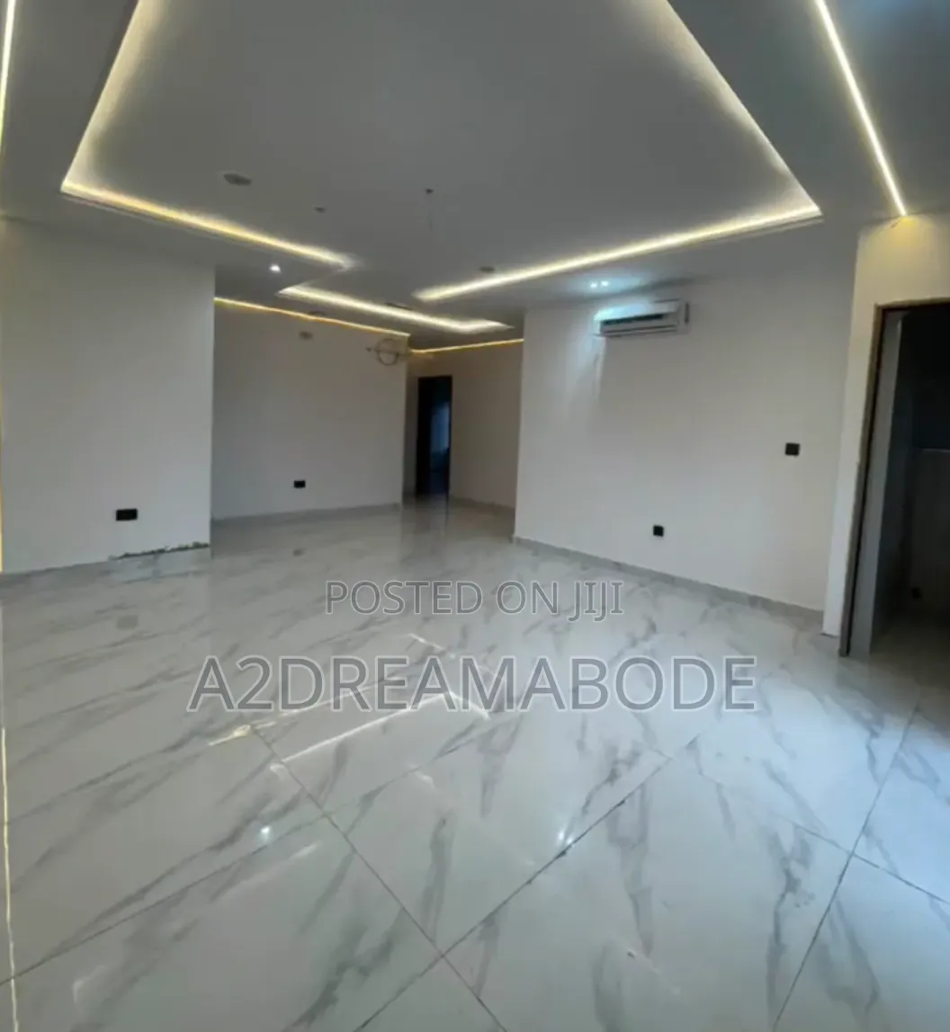 3bdrm Apartment in Ikeja for rent