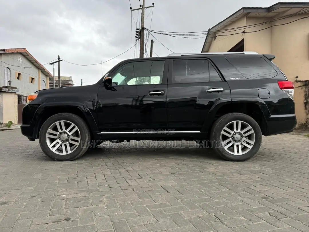 Toyota 4-Runner Limited 4WD 2010 Black