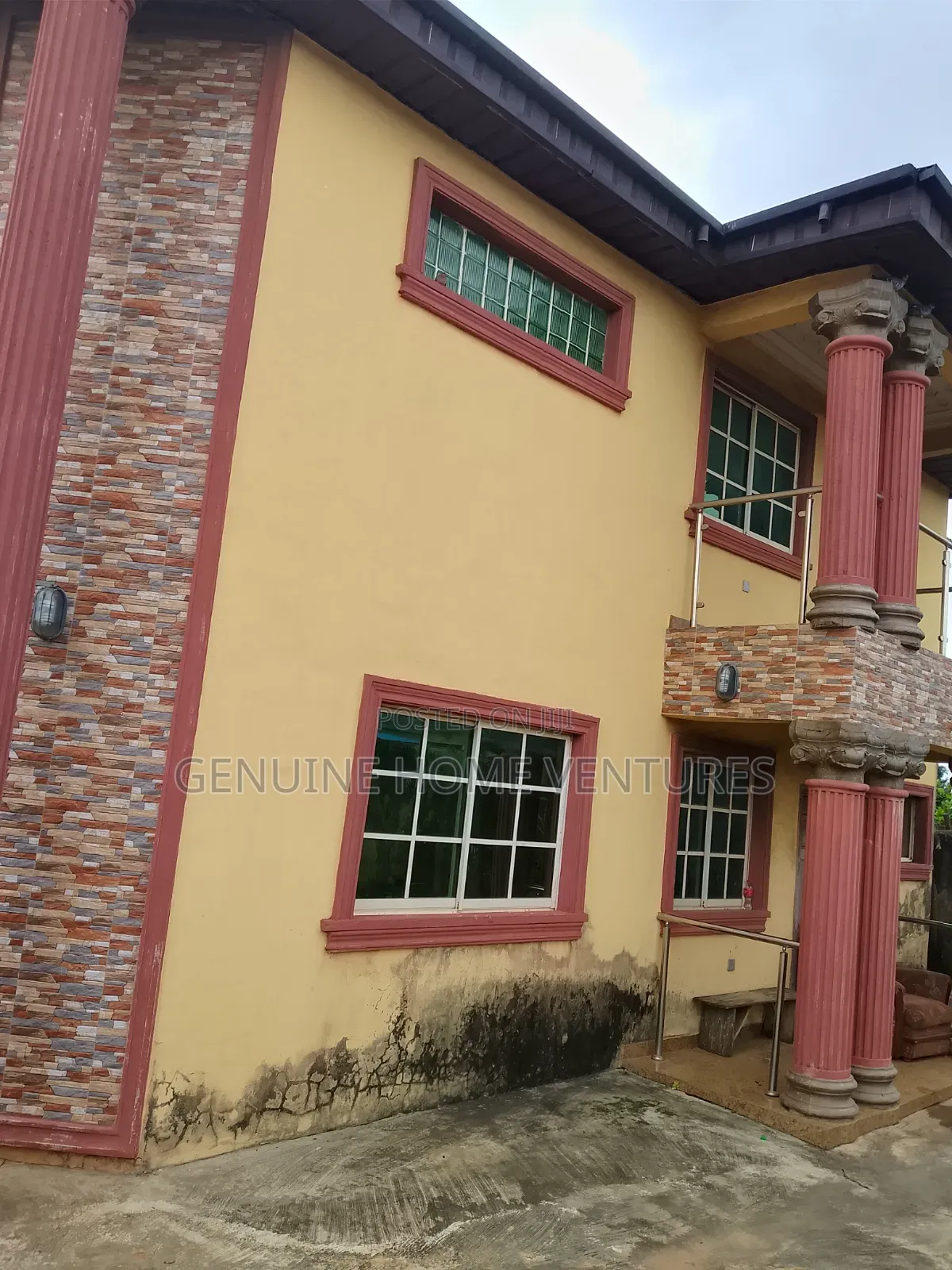 5bdrm Duplex in Jumofak for sale