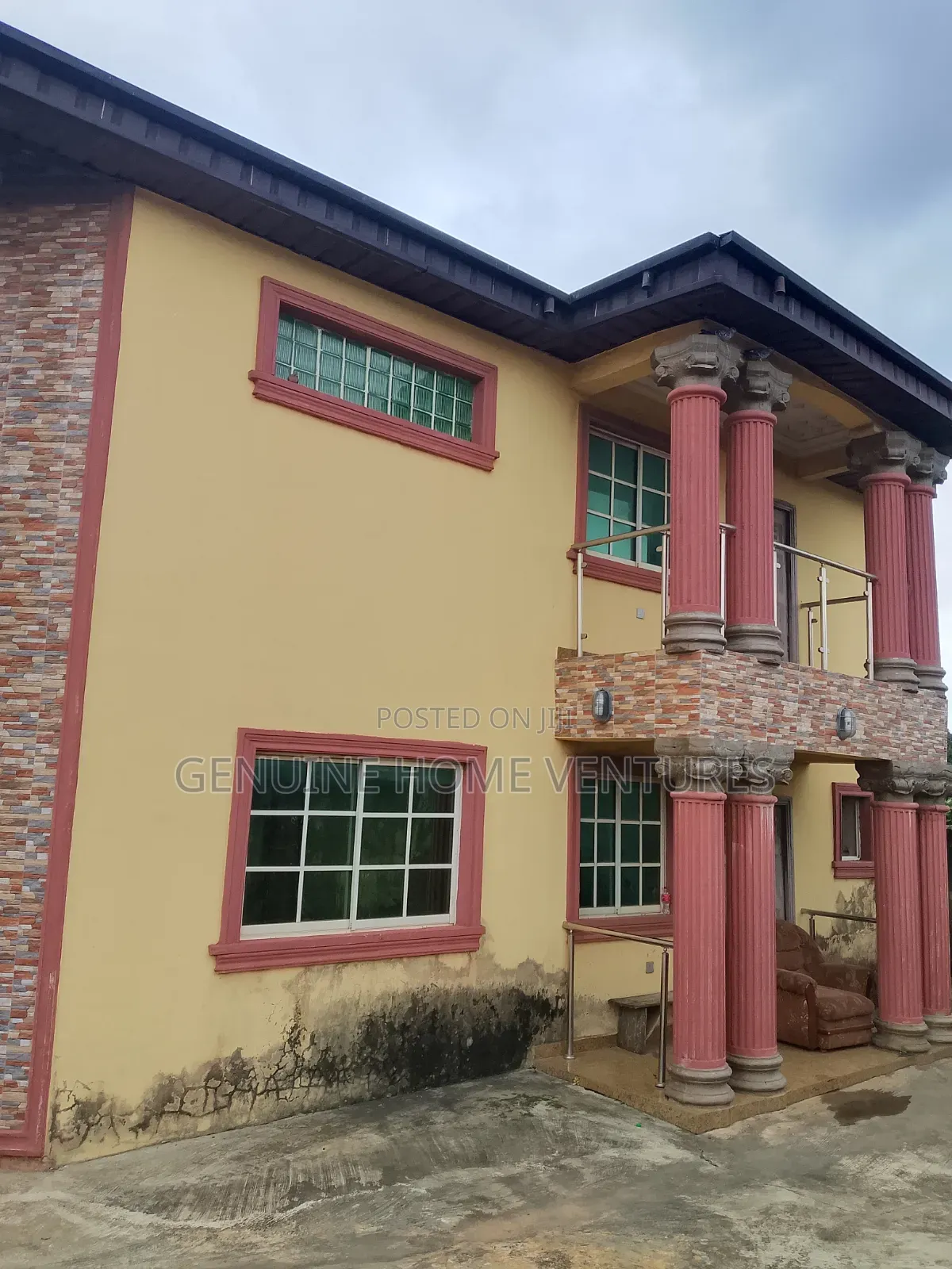 5bdrm Duplex in Jumofak for sale