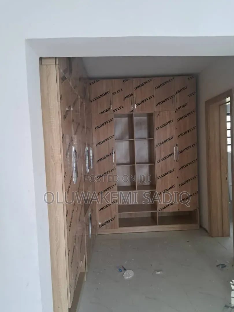 5bdrm Duplex in Adeniyi Jones for sale