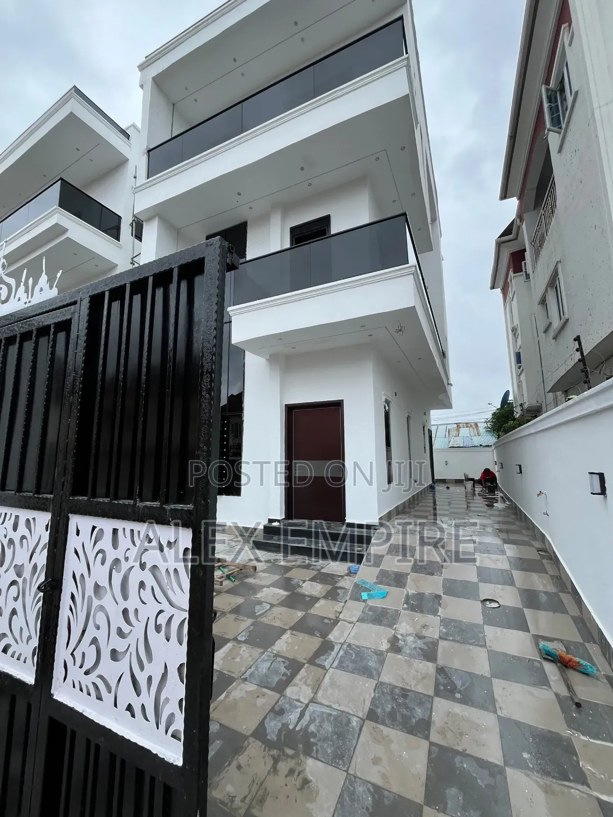 5bdrm Duplex in Ago Palace for sale