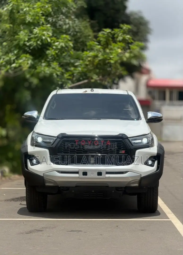 New Toyota Hilux GR SPORT II 2026 White