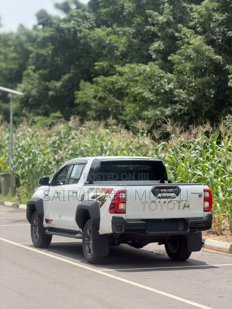 New Toyota Hilux GR SPORT II 2026 White