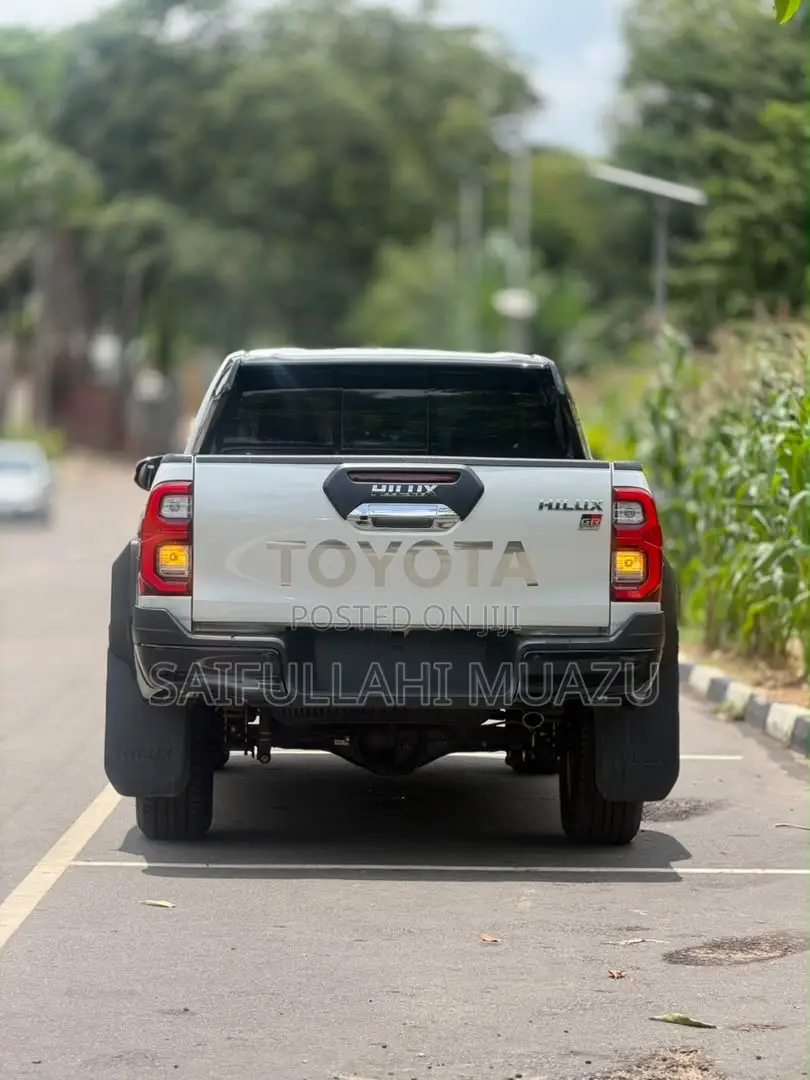 New Toyota Hilux GR SPORT II 2026 White