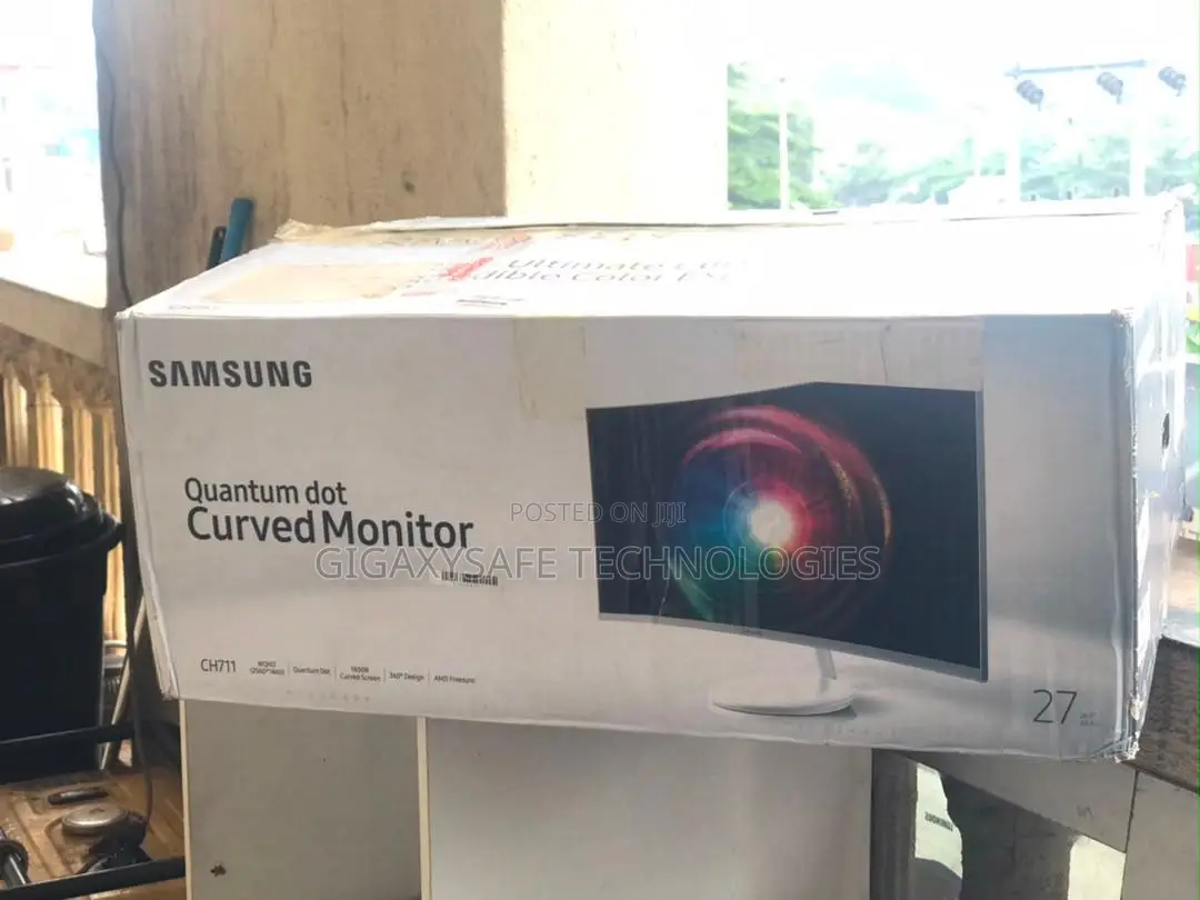 Samsung CH711 Series Curved 27-Inch QHD Monitor