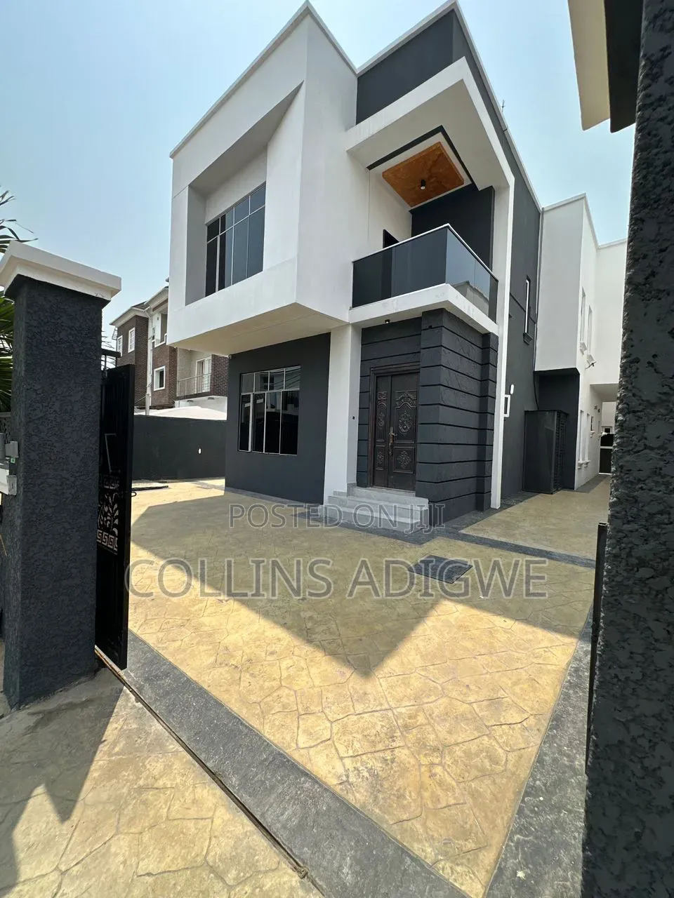 5bdrm Duplex in Osapa London for sale