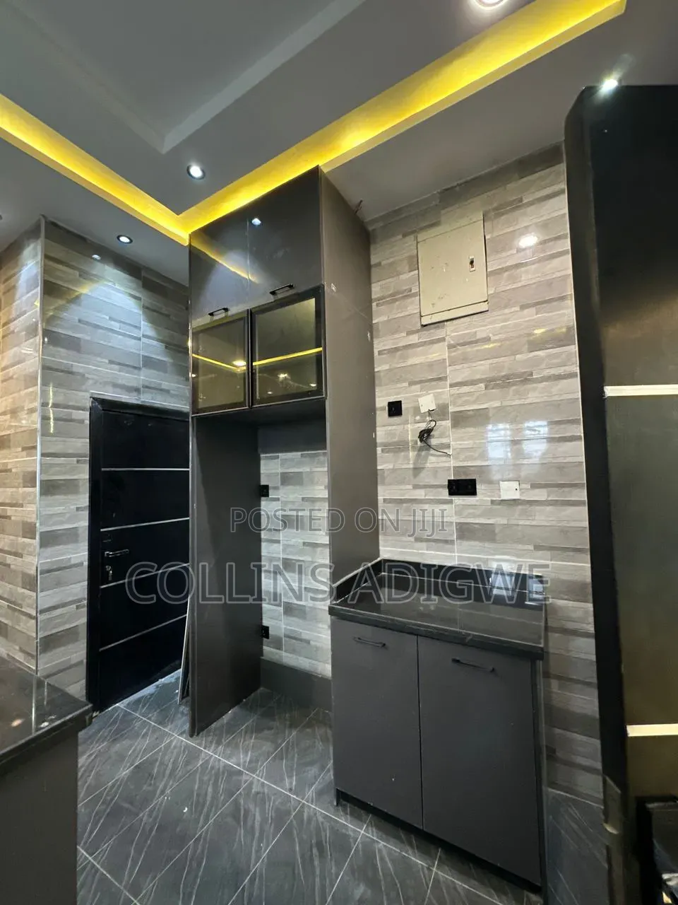 5bdrm Duplex in Osapa London for sale