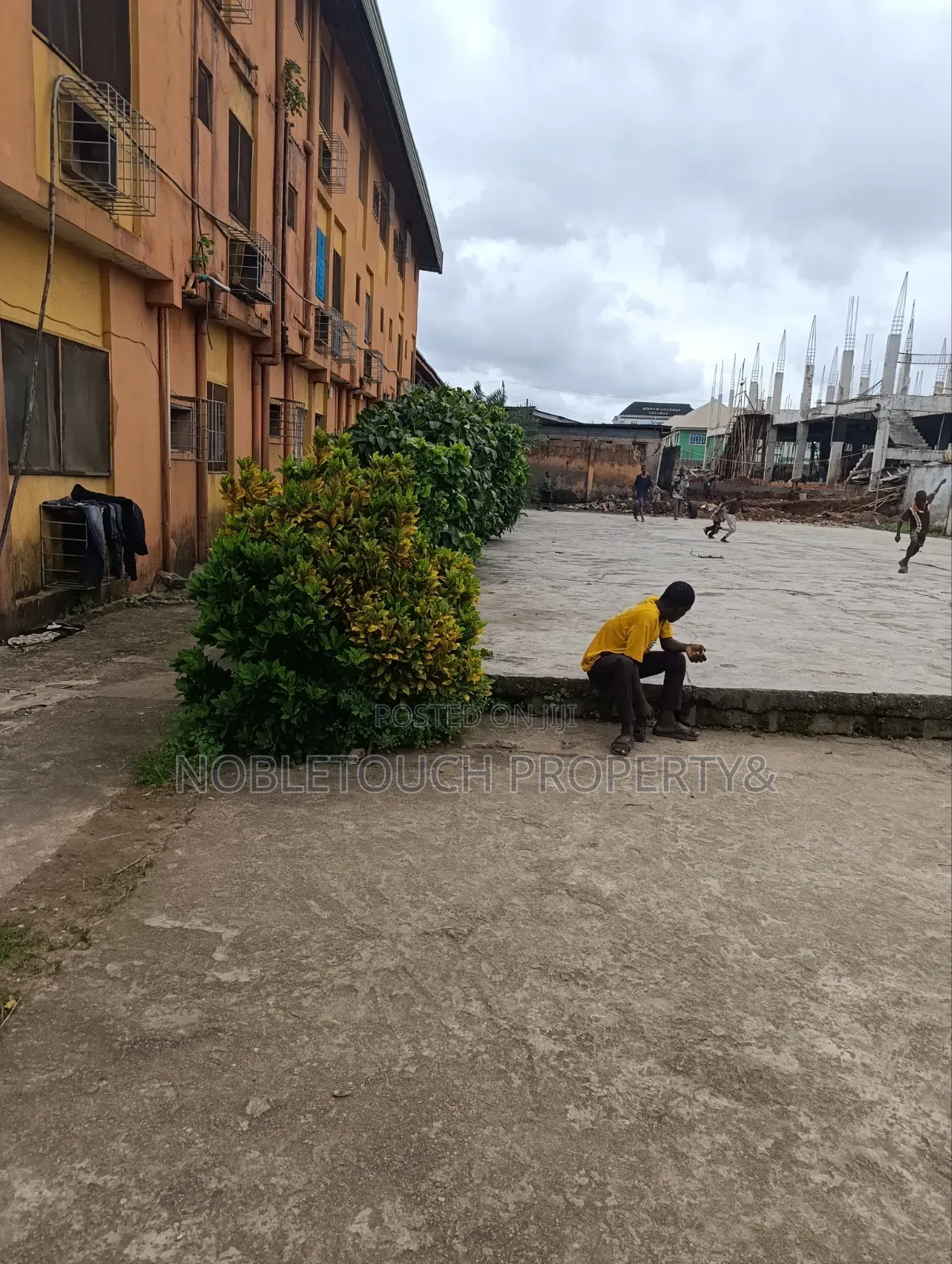 Dry Table Land Fence Round With Gate at Off Liasu Rd