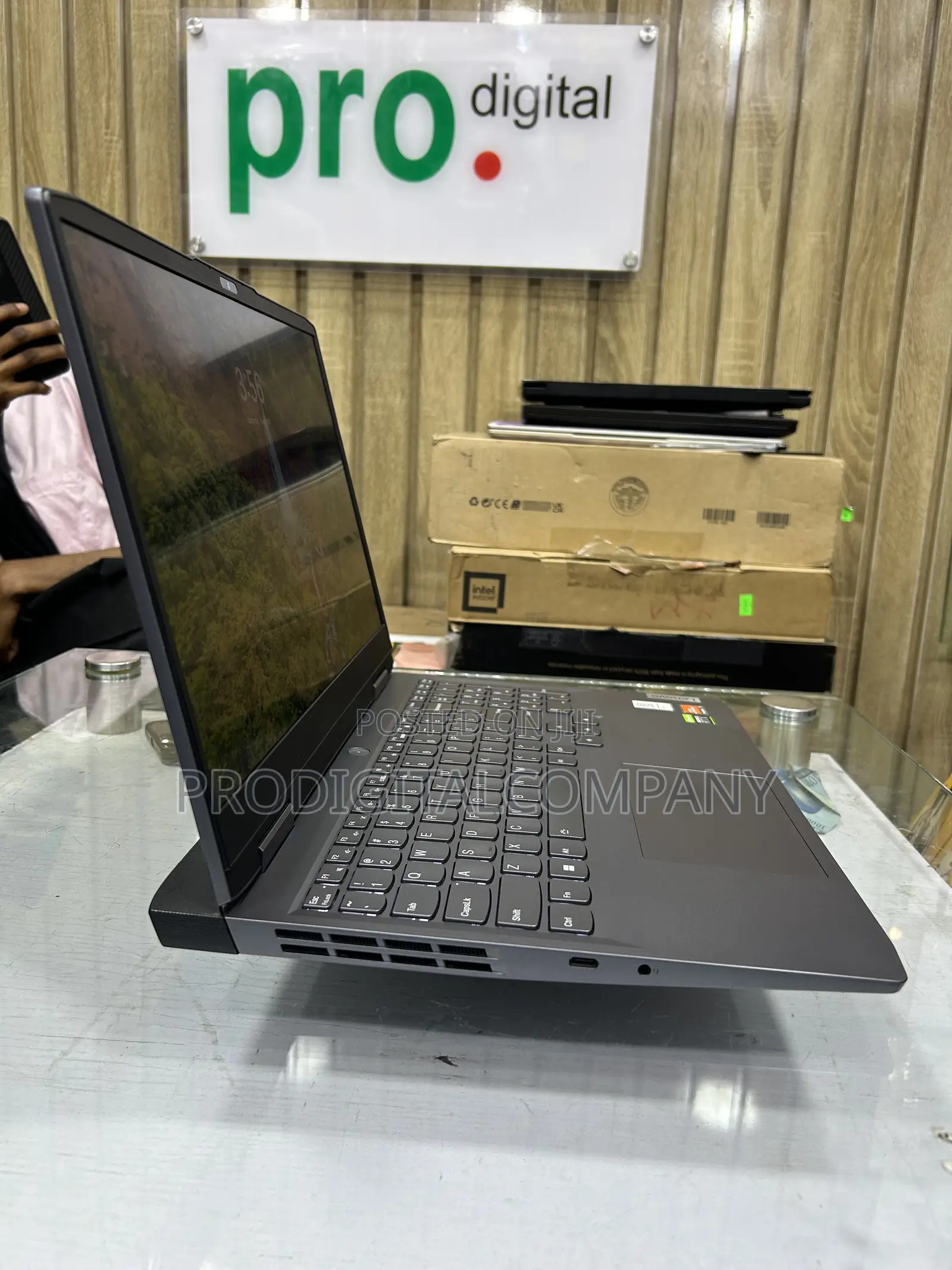 Laptop Lenovo LOQ 15AHP10 32GB AMD Ryzen 7 SSD 1T