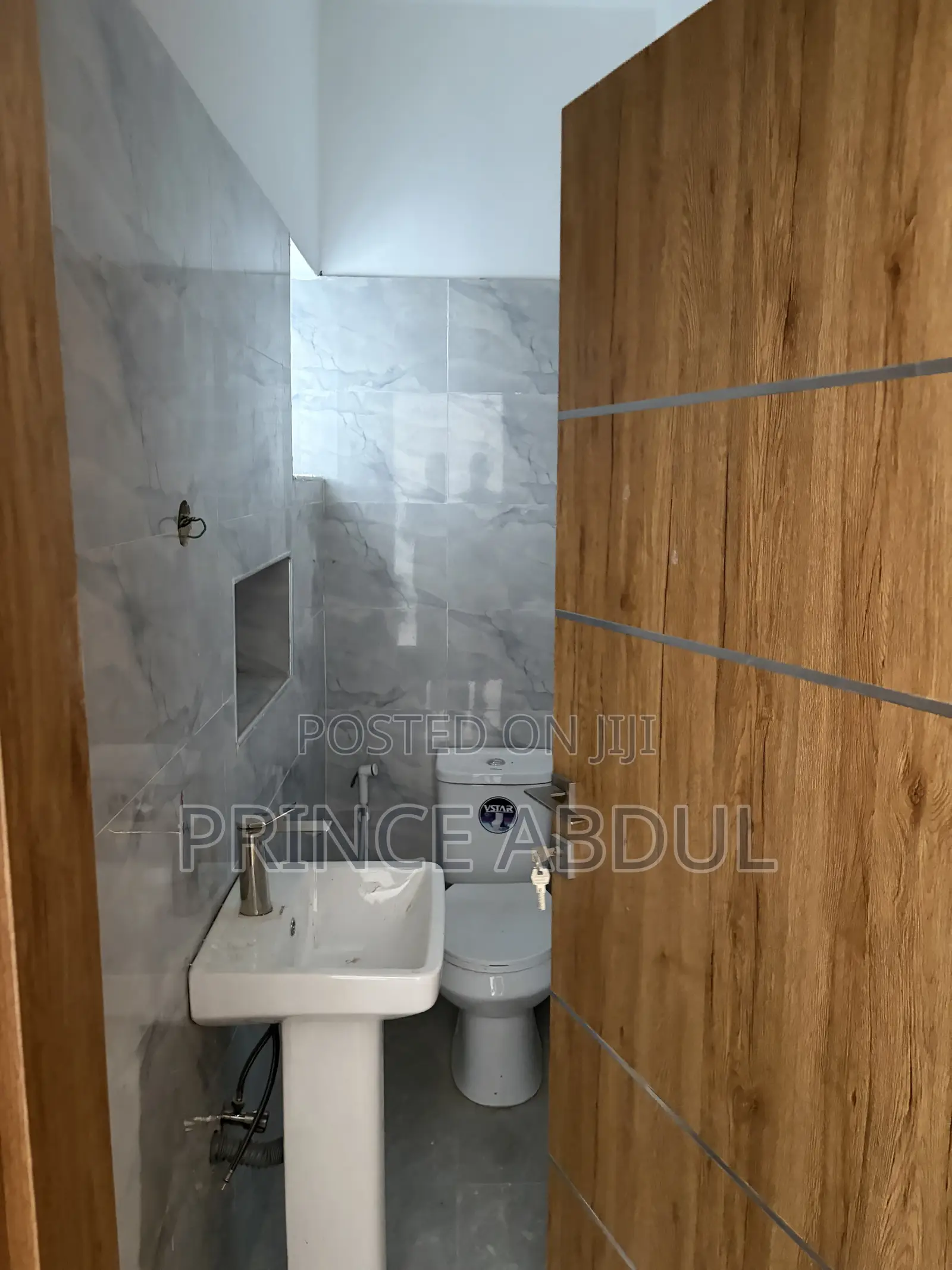 Furnished 3bdrm Block of Flats in Life Camp for sale