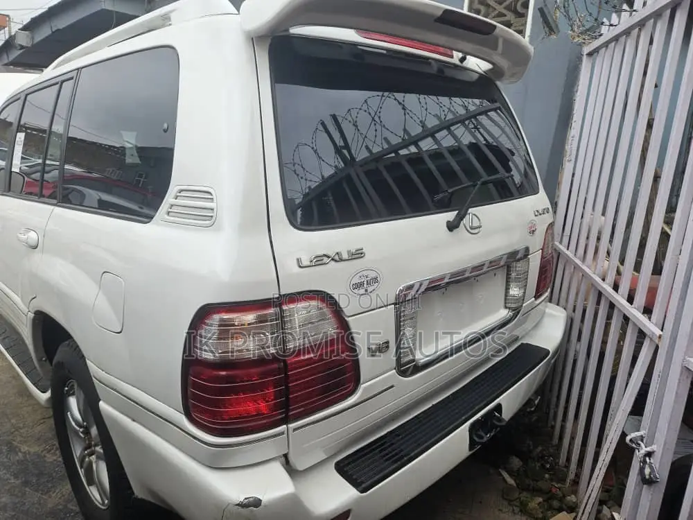 Lexus LX 470 AWD 2003 White