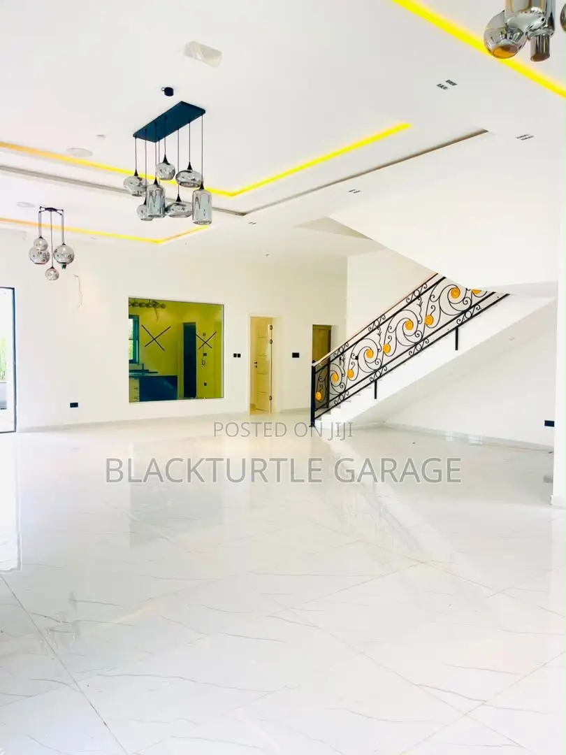 6bdrm Duplex in Off Lekki-Epe Expressway for sale