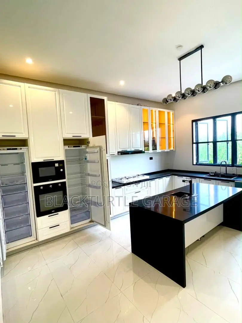 6bdrm Duplex in Off Lekki-Epe Expressway for sale
