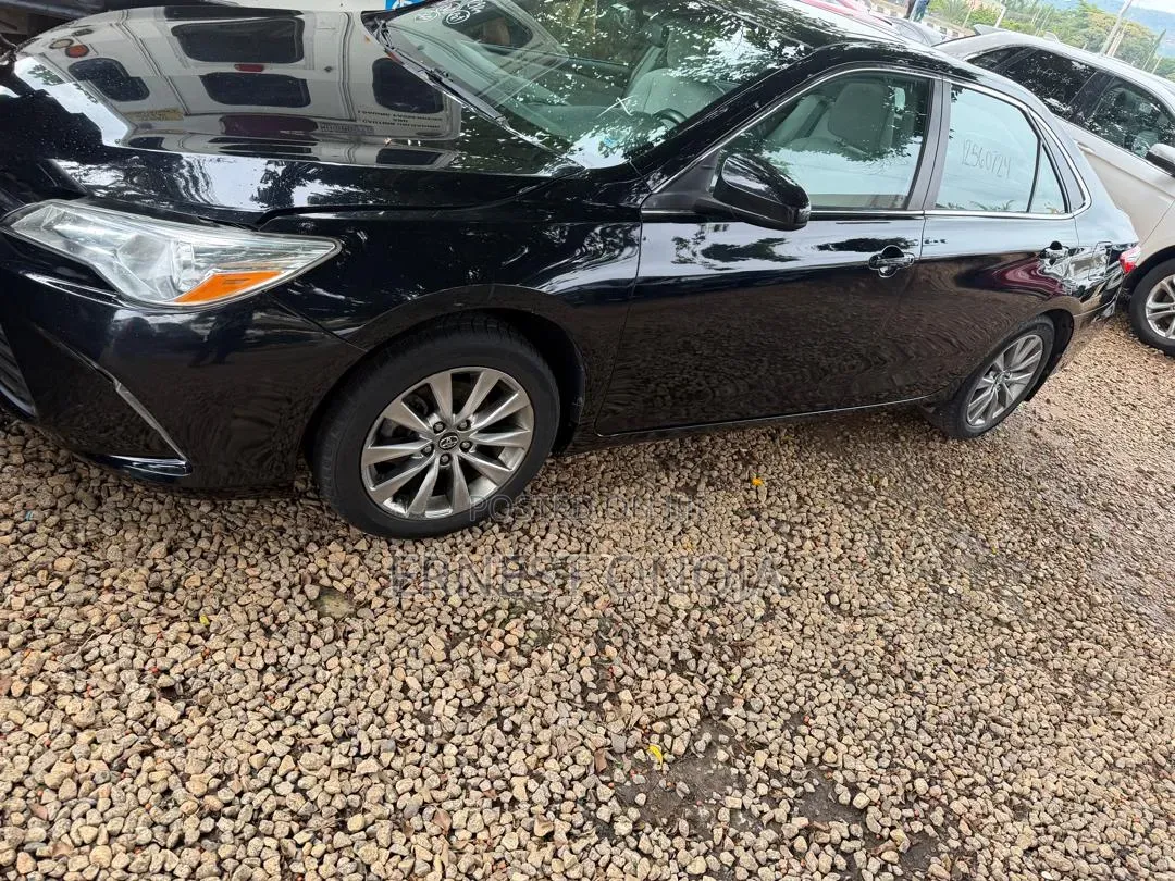 Toyota Camry 2016 Black