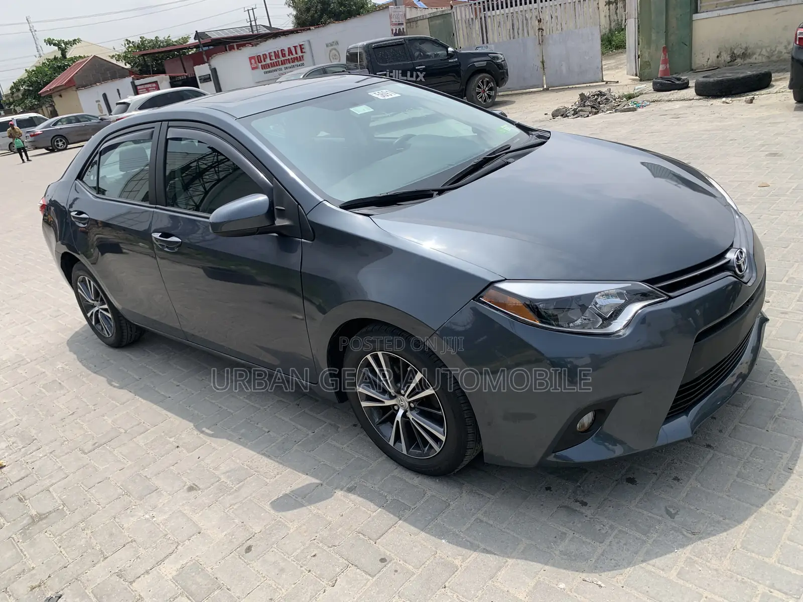 Toyota Corolla LE ECO Premium (1.8L 4cyl CVT) 2016 Gray