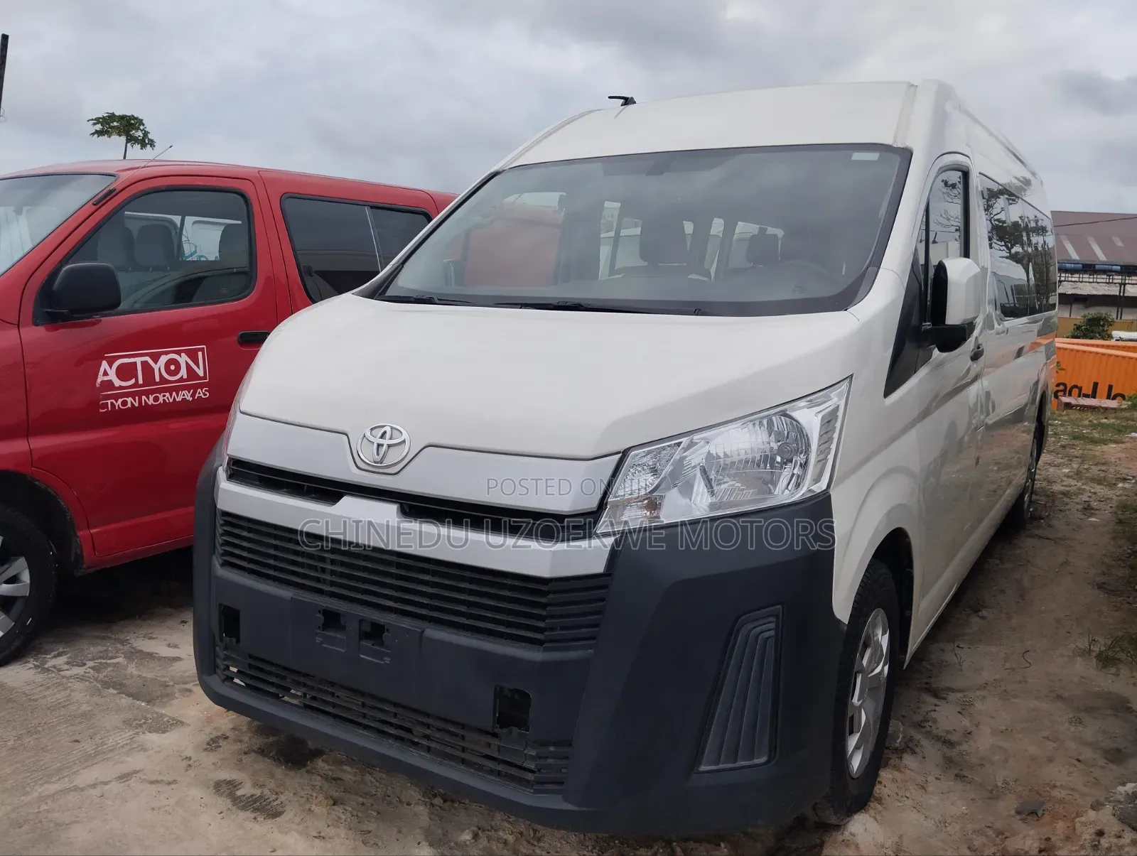Toyota HiAce 2022 White