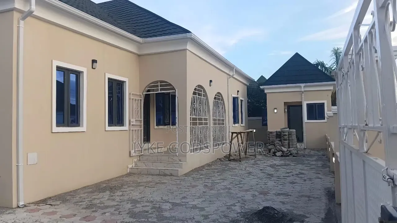3bdrm Bungalow in Supercell, Zone B for sale