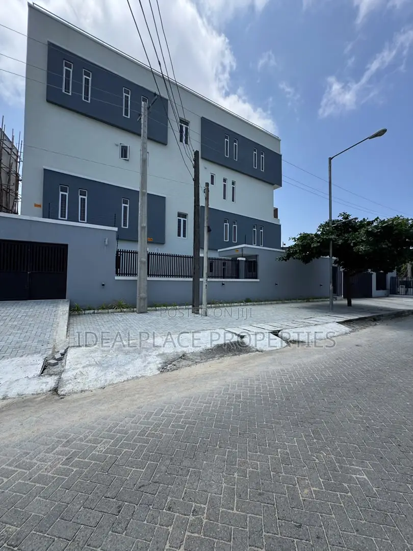 2bdrm Maisonette in Lekki Phase 1 for sale