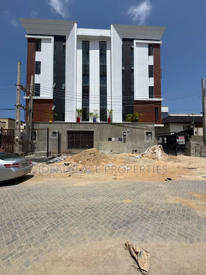 2bdrm Apartment in Lekki Phase 1 for sale