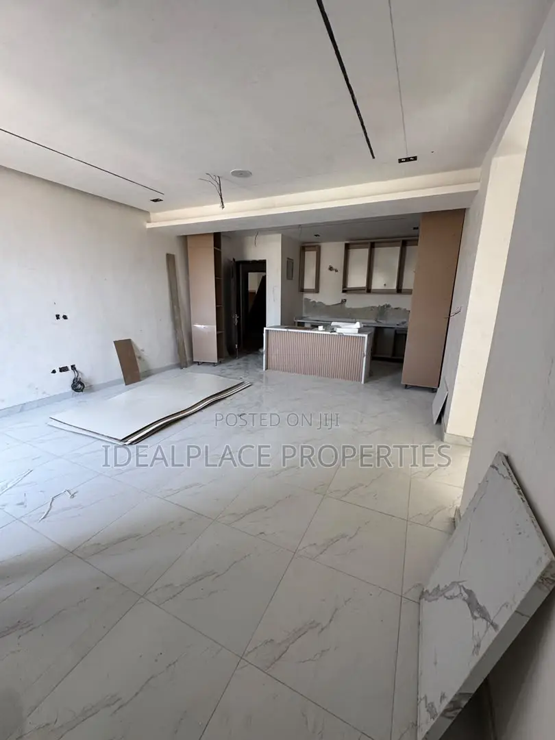 2bdrm Apartment in Lekki Phase 1 for sale