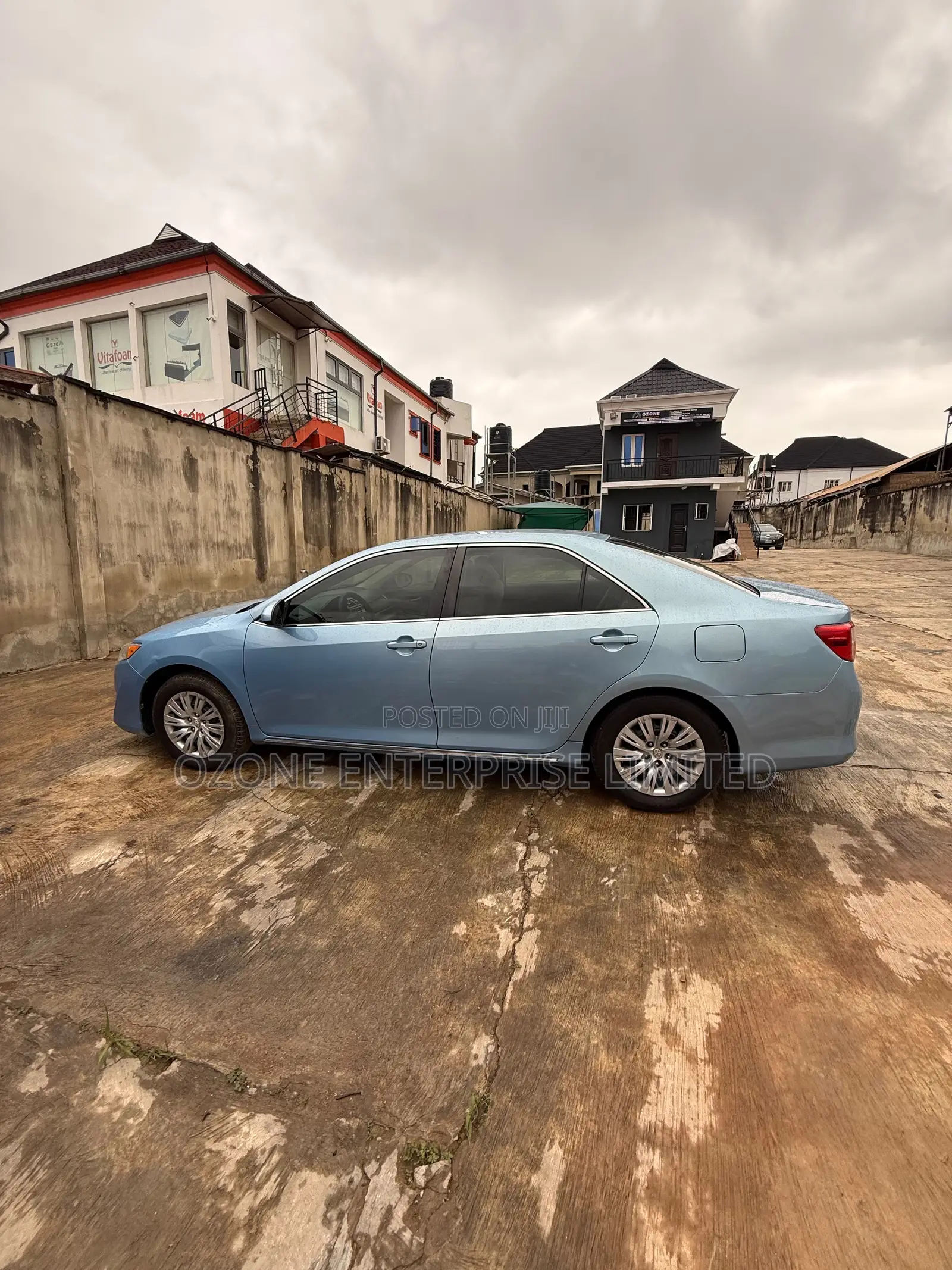 Toyota Camry LE 4dr Sedan (2.5L 4cyl 6A) 2013 Blue