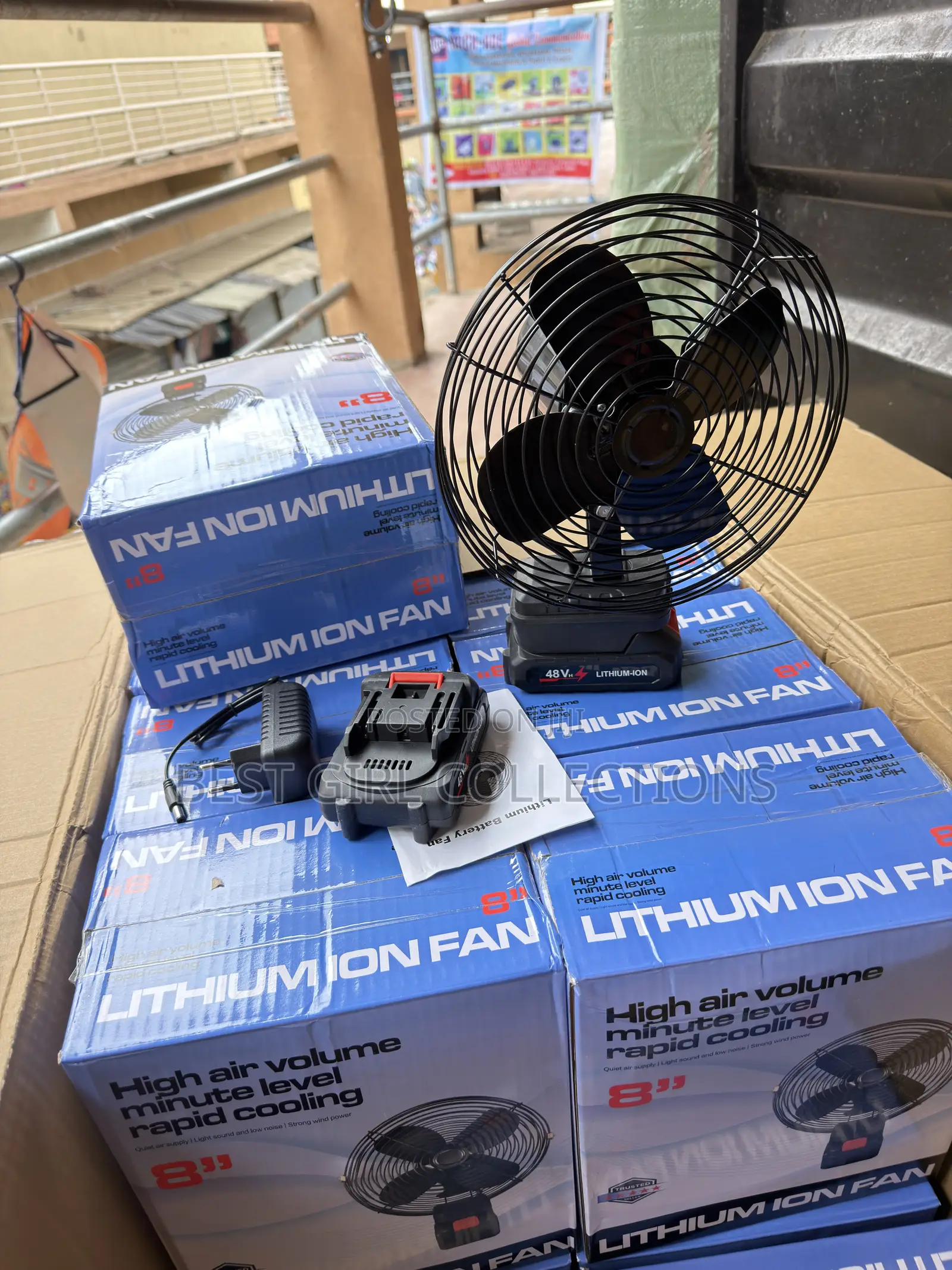 Rotating Fan With 2 Lithium Batteries