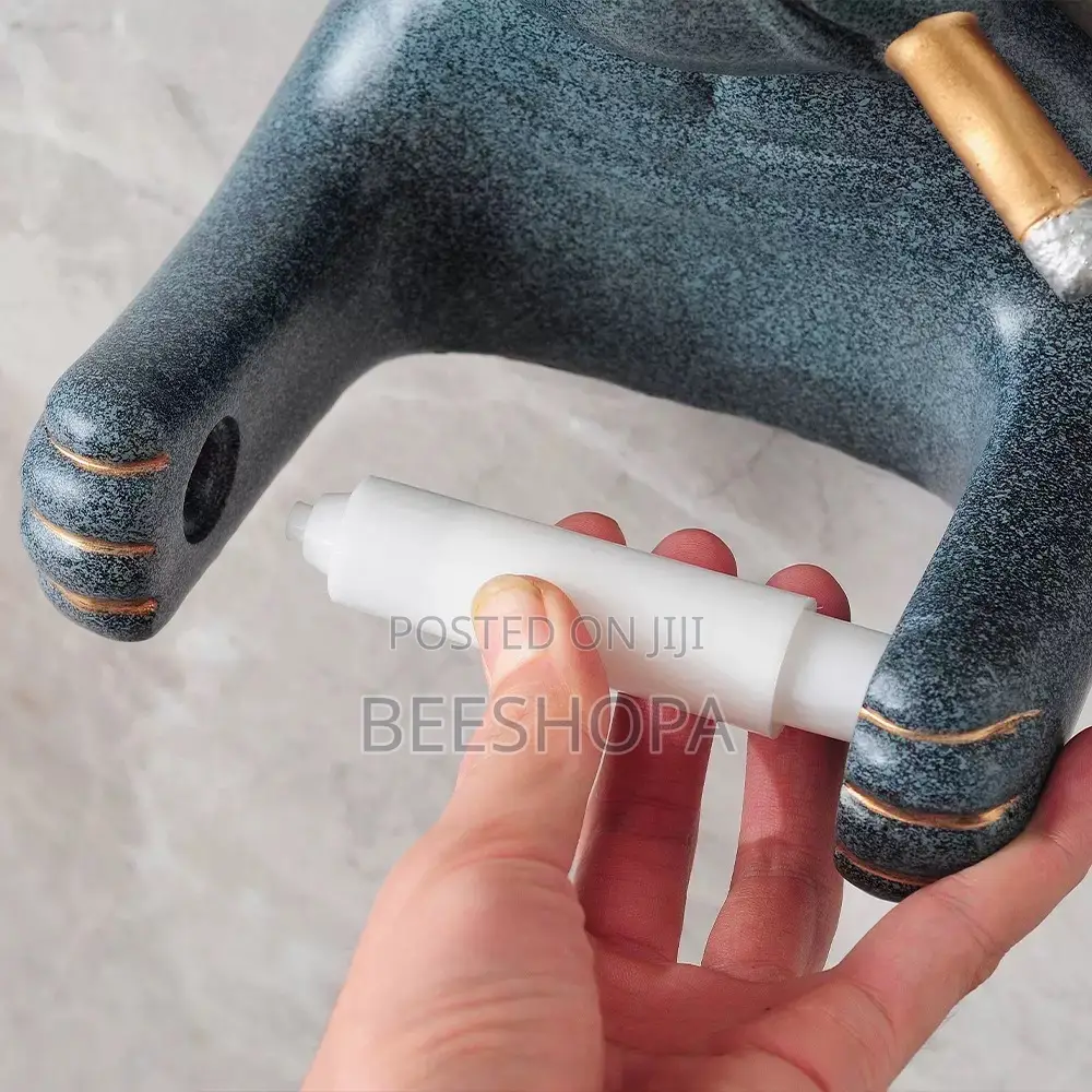 Smokey Cocktail Bulldog Wall Tissue Holder